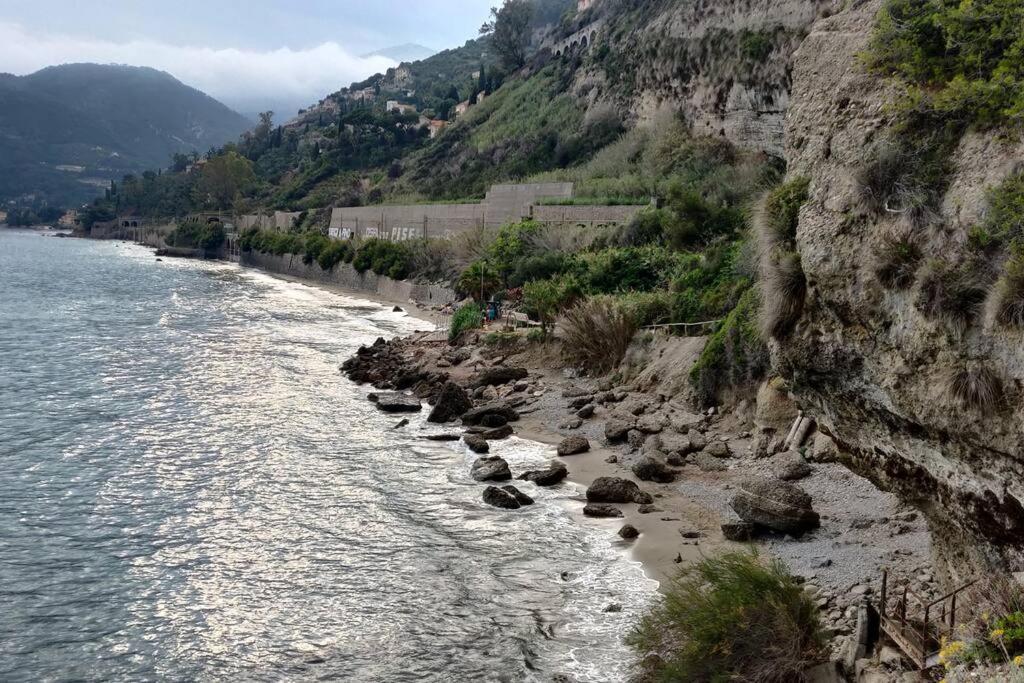 Dolce Vita Alta Ventimiglia Esterno foto